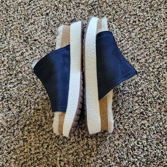 otbt fleece lined mules - Picture 4 of 6